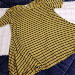 LuLaRoe shirt